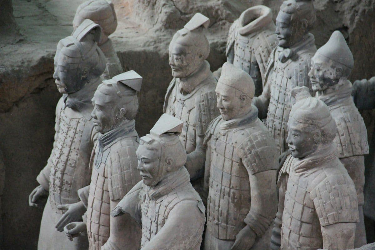Fileiras do exército de terracota em Xi'an, na China