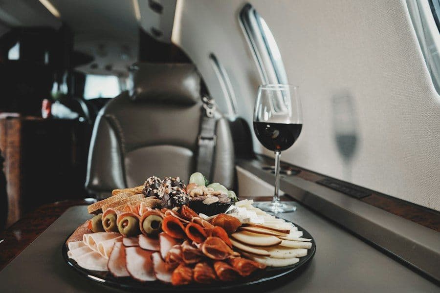 Carro de luxo preparado para viagem privativa