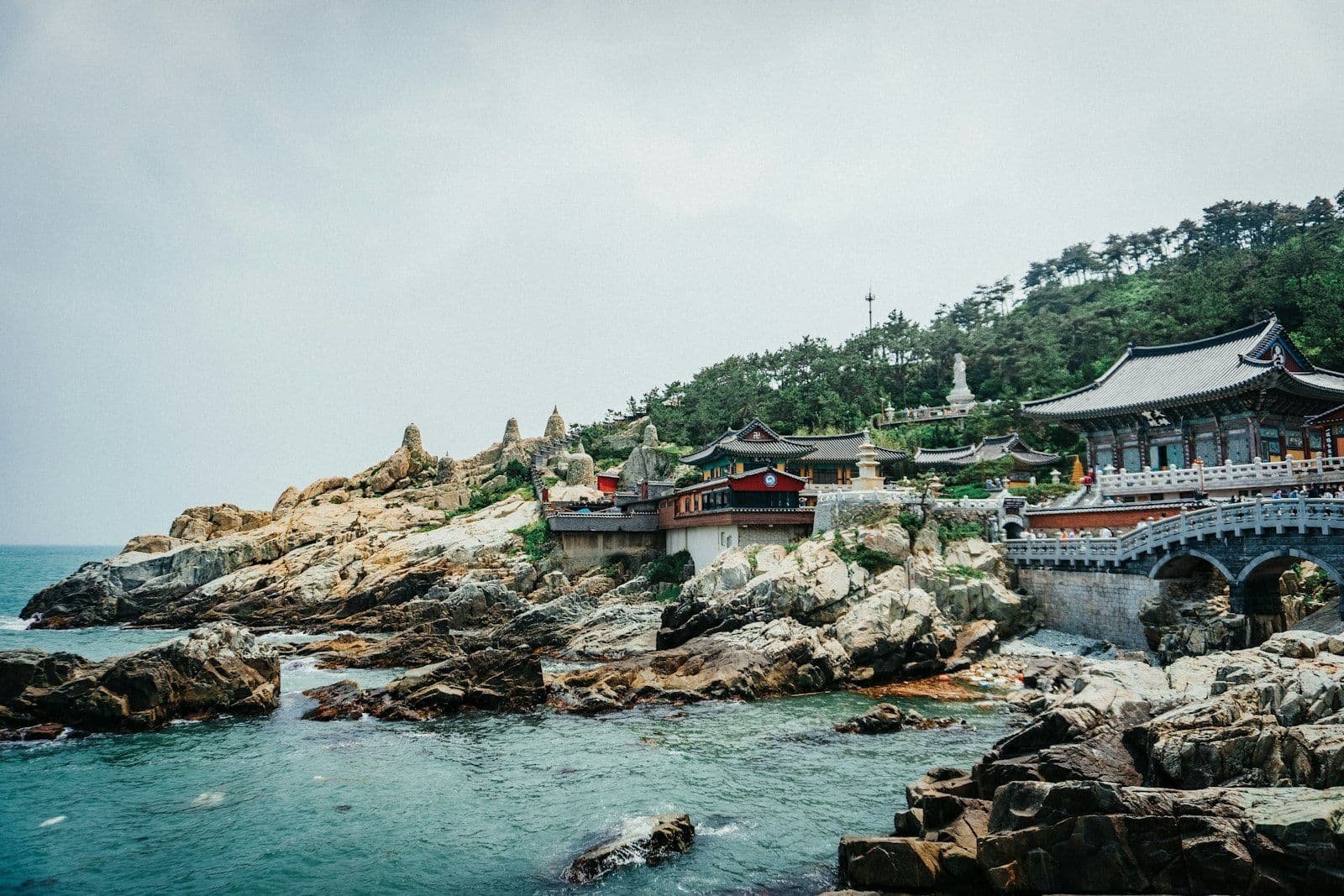 Vista do litoral e edifícios costeiros de Busan, Coreia do Sul